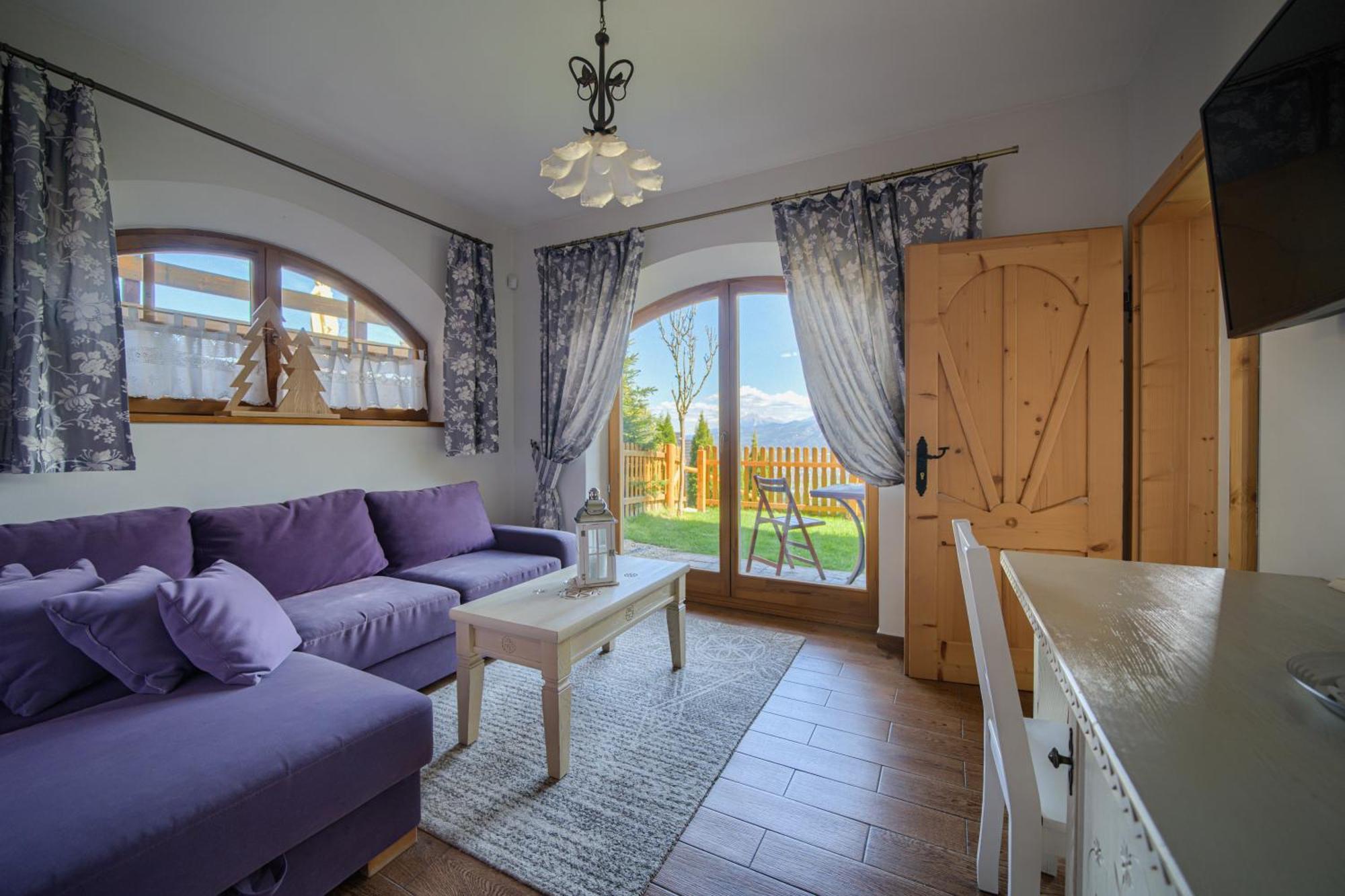 Butorowy Dwor Aparthotel Кошелско Екстериор снимка