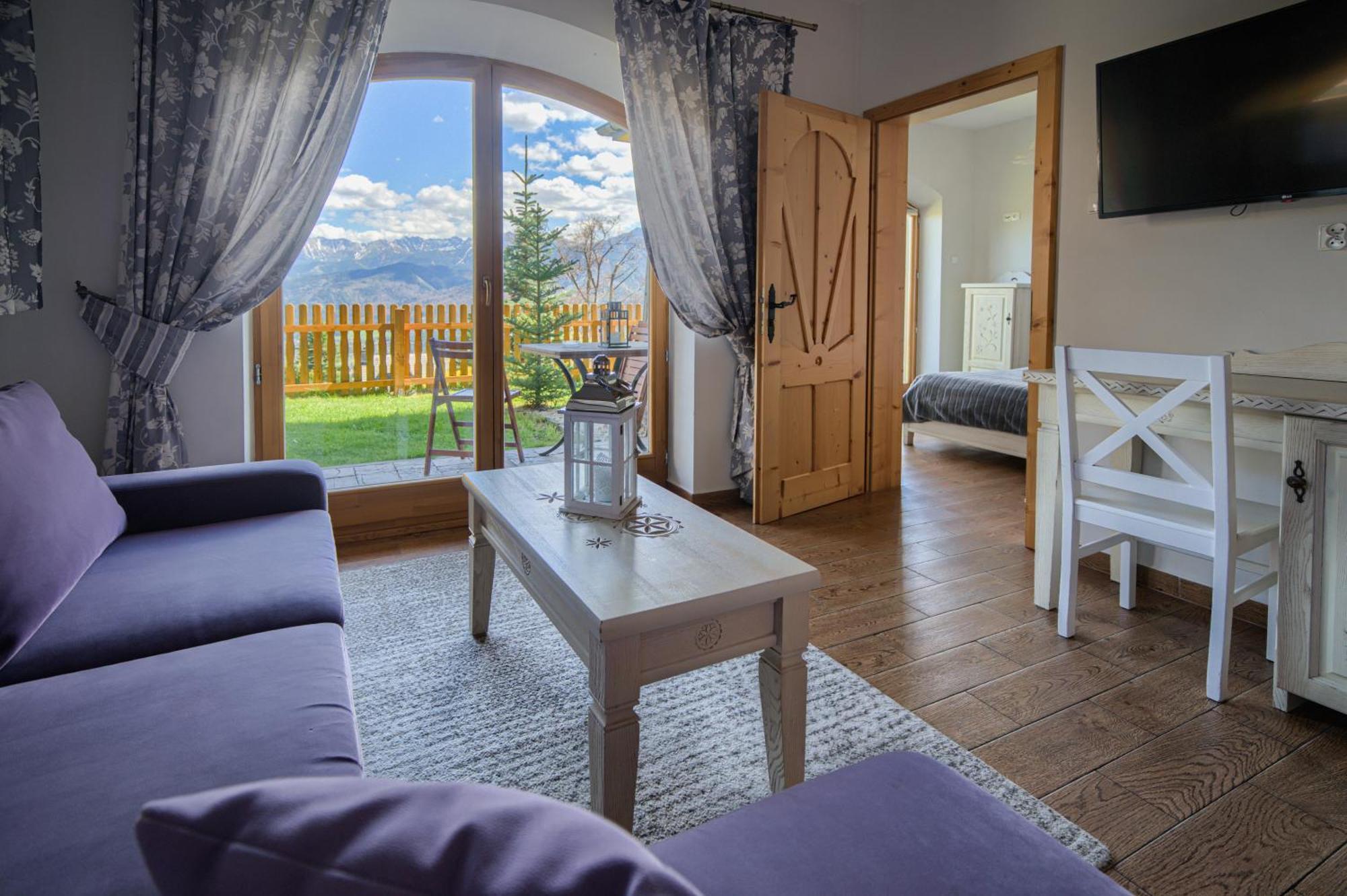 Butorowy Dwor Aparthotel Кошелско Екстериор снимка